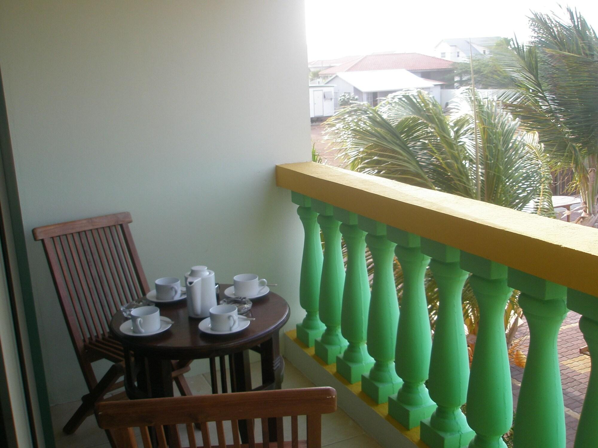 Del Rey Apartments Aruba Esterno foto