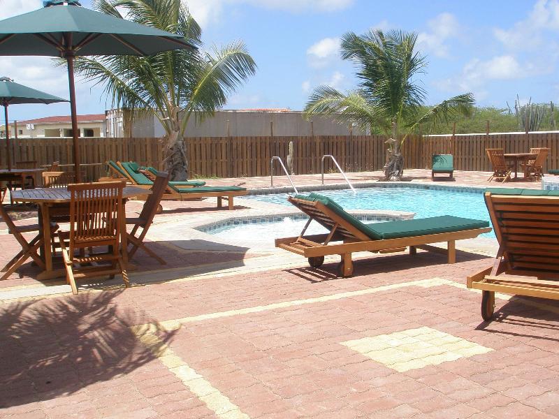 Del Rey Apartments Aruba Esterno foto