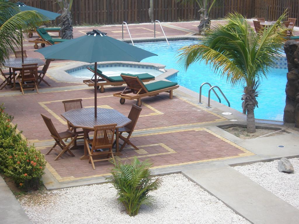 Del Rey Apartments Aruba Esterno foto